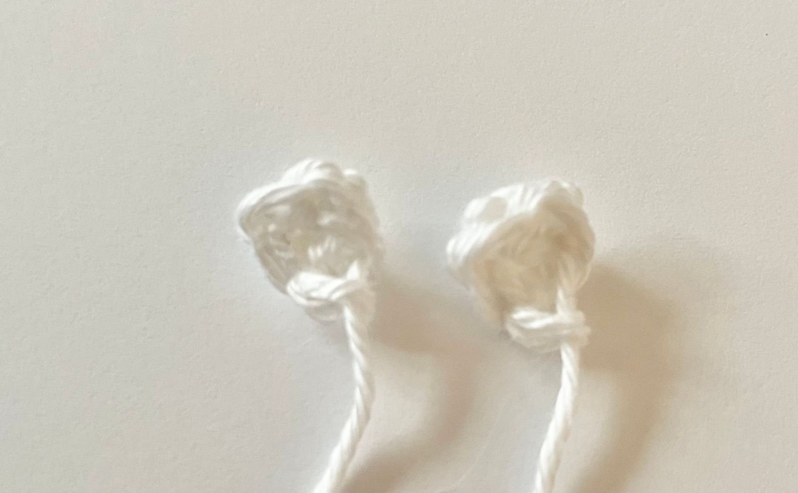 Blog-Inhaltsbild für 'Einfache Häkelanleitung: So gestaltest du deine eigenen Stifthüllen'