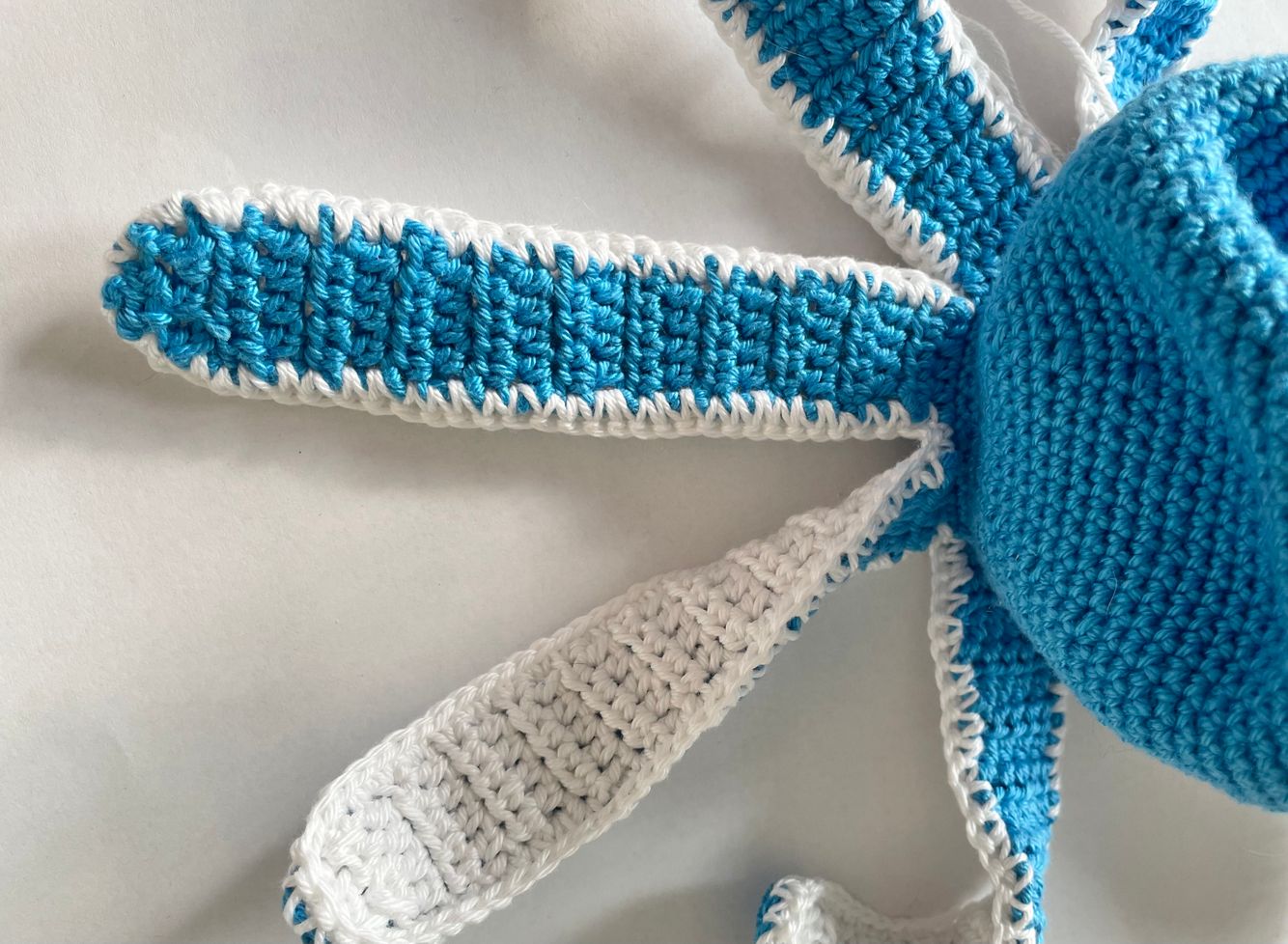 Blog-Inhaltsbild für 'Kostenlose Anleitung Amigurumi Oktopus häkeln'