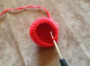 Blog-Inhaltsbild für 'Kostenlose Häkelanleitung Überraschungstierchen Eule und Küken'