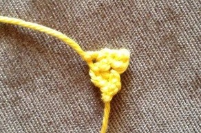 Blog-Inhaltsbild für 'Kostenlose Häkelanleitung Überraschungstierchen Eule und Küken'