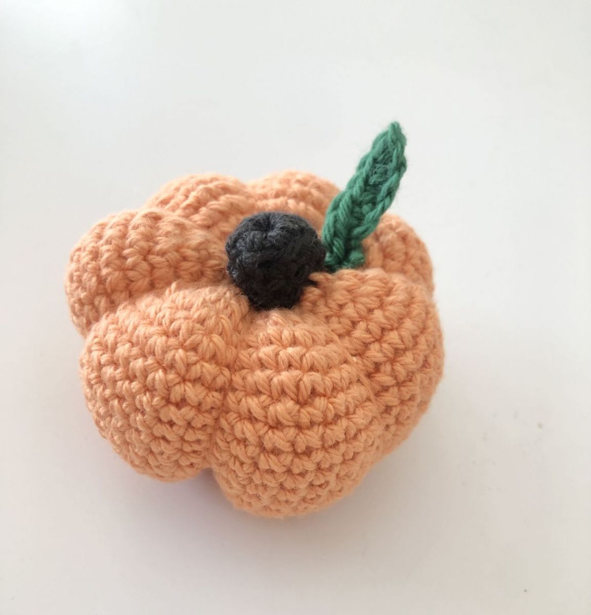 Blog-Inhaltsbild für 'Häkelanleitung Halloween Kranz'