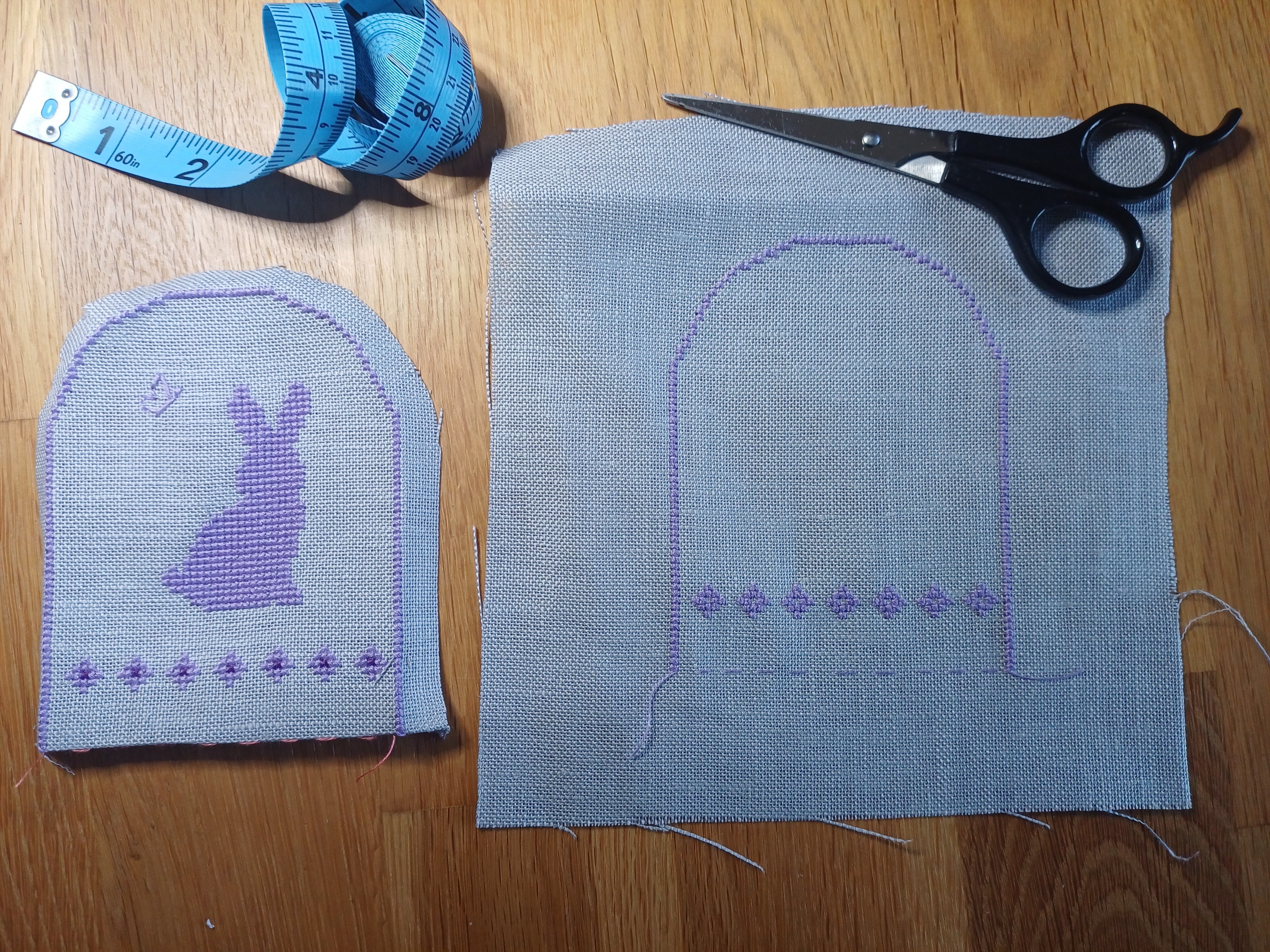 leinen mit kreuzstichmotiv besticken und zuschneiden