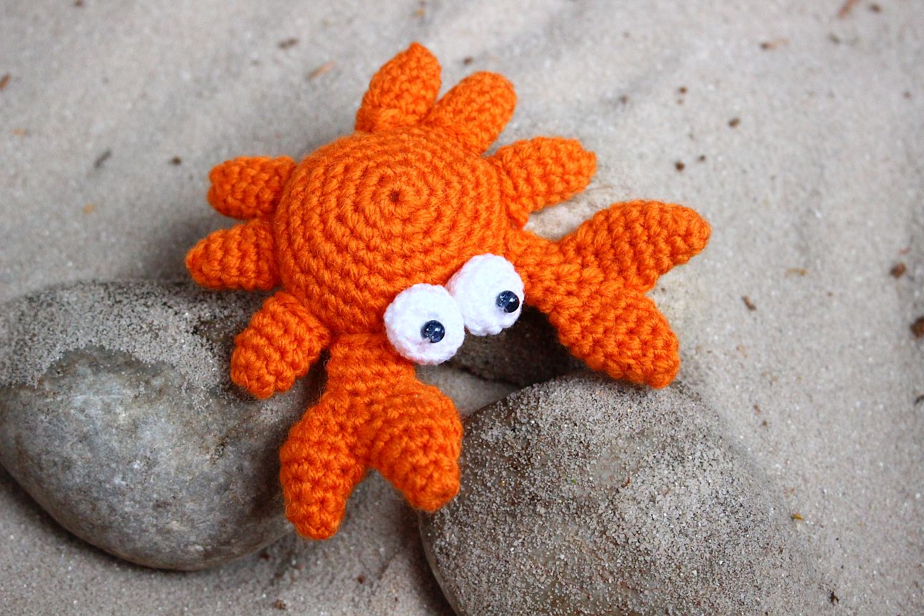 Free Crochet Pattern. Crab