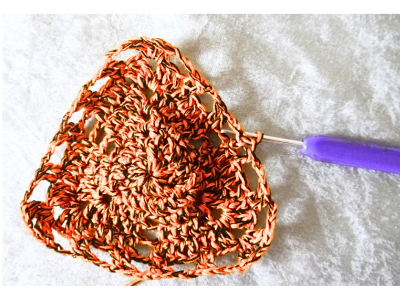 Blog content image for 'Free crochet pattern for Harowin triangular doily'