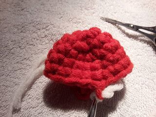 Blog-Inhaltsbild für 'Kostenlose Häkelanleitung für einen Weihnachtseierwärmer'