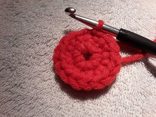 Blog-Inhaltsbild für 'Kostenlose Häkelanleitung für einen Weihnachtseierwärmer'