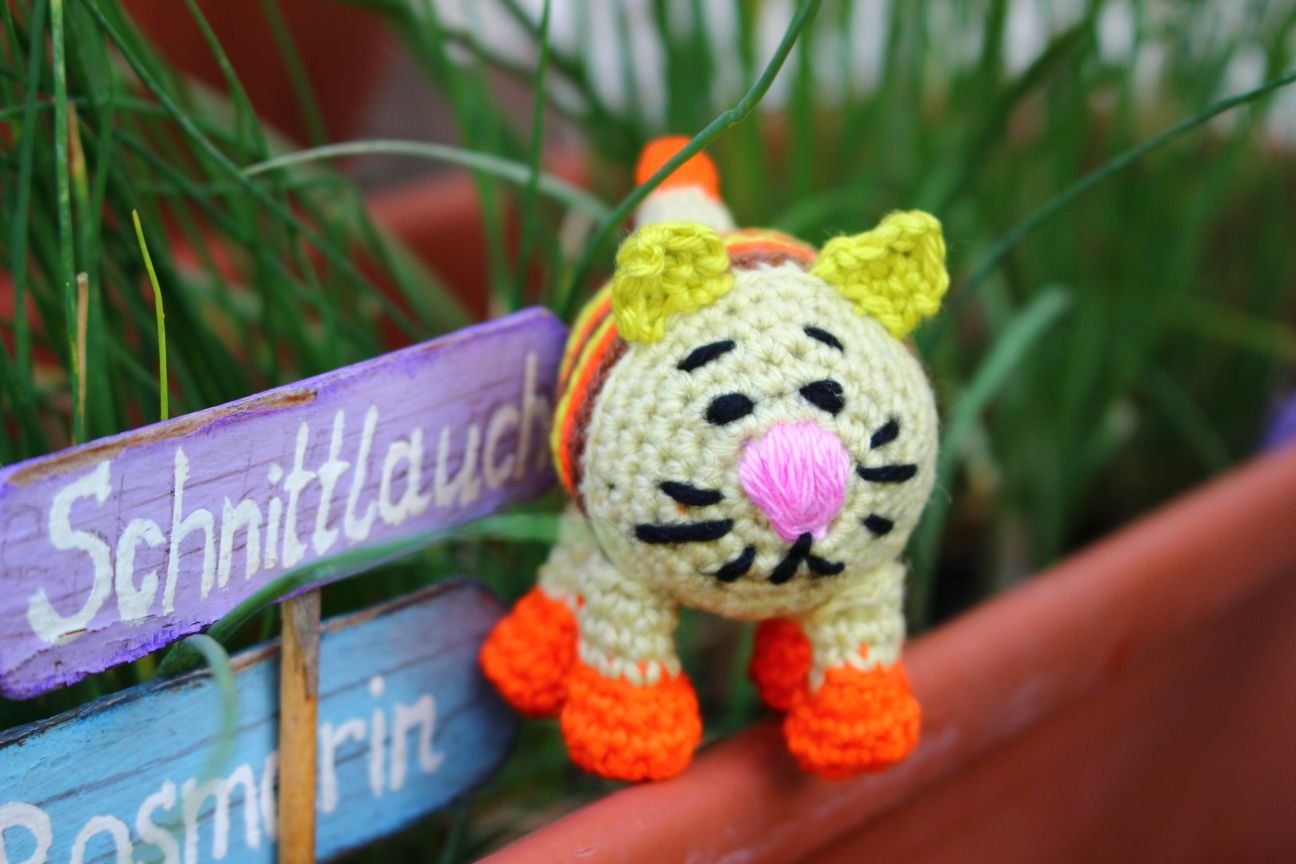 Kostenlose Häkelanleitung für Ü-Ei Katze