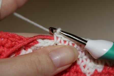 kostenlose Häkelanleitung für ein Herz-Stirnband in der Tapestry Technik (für Babys und Kleinkinder)
