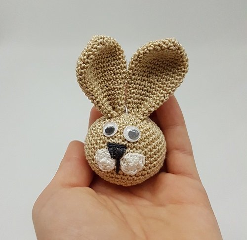Kostenlose Häkelanleitung für kleine Häschen Anhänger