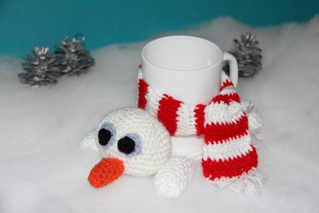 Kostenlose Häkelanleitung - Geschenkidee - Kleiner Schneemann als Untersetzer