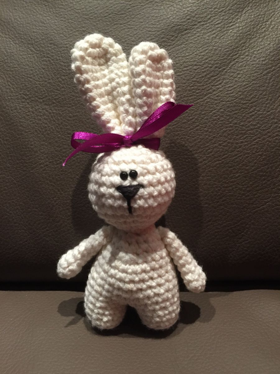 Kostenlose Häkelanleitung Häschen Hedy anfängerfreundlich