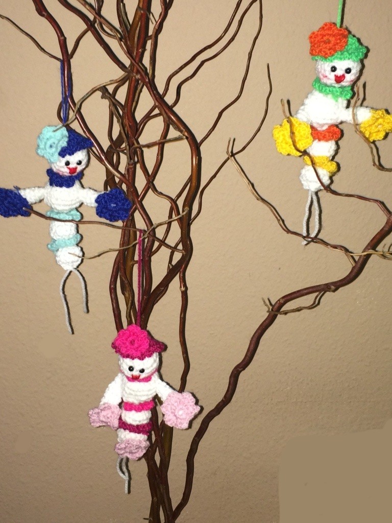 Kostenlose Häkelanleitung - Kleine Frühlingsanhänger