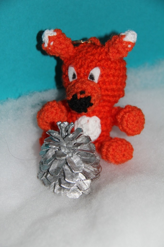 Kostenlose Häkelanleitung - Kleiner Fuchs als Schlüsselanhänger oder Taschenbaumler