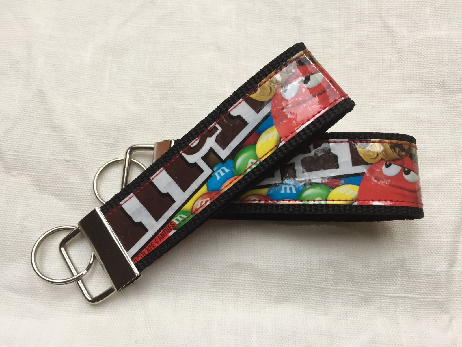 kostenlose Nähanleitung Schlüsselanhänger aus Süßigkeitenverpackung / Upcycling