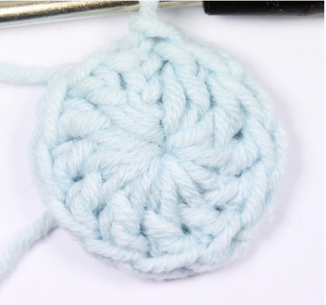 Blog-Inhaltsbild für 'Häkelanleitung: Babymütze &quot;Pfingstrosen&quot;, Teil I'