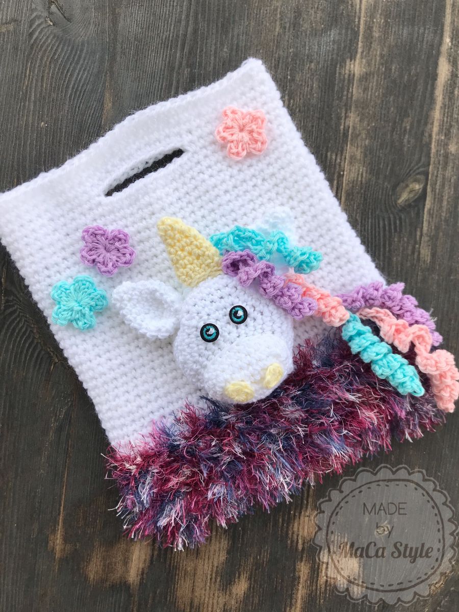 Minitasche mit Einhornapplikation in 3D Optik Minitasche mit Einhornapplikation in 3D Optik