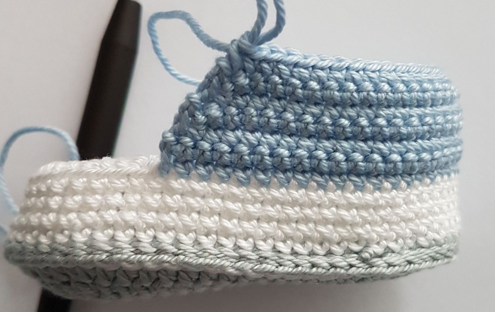 Häkelanleitung Babyschuhe für Neugeborene!