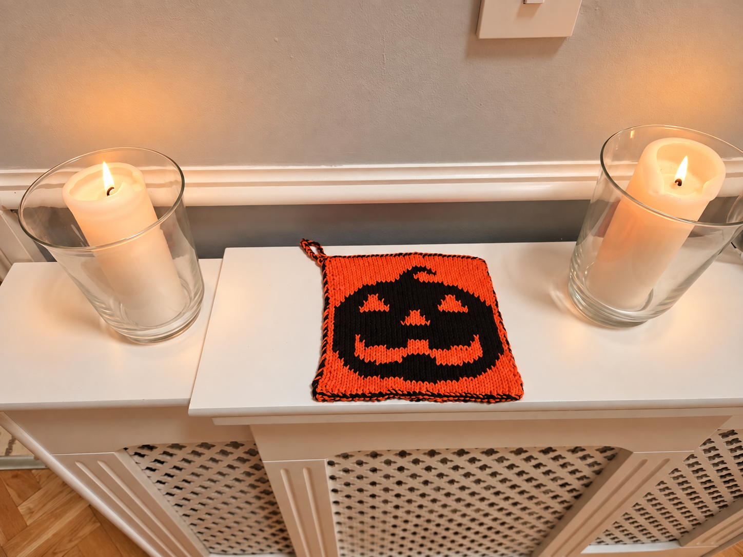 Blog-Inhaltsbild für 'Kostenlose Strickanleitung: Halloween Topflappen in Doubleface'