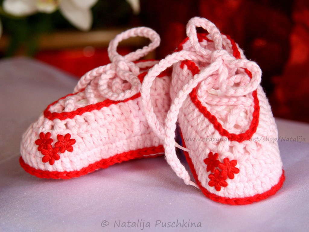 Blog-Inhaltsbild für 'Babyschuhe Romantik - kostenlose Häkelanleitung'