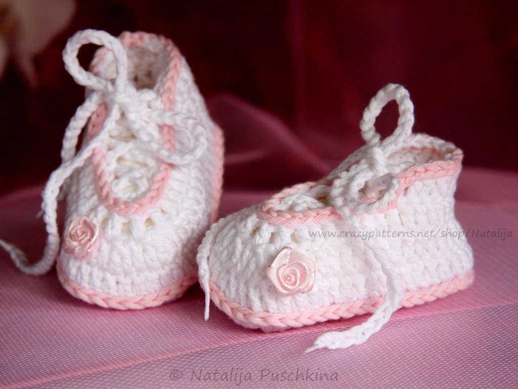 Blog-Inhaltsbild für 'Babyschuhe Romantik - kostenlose Häkelanleitung'