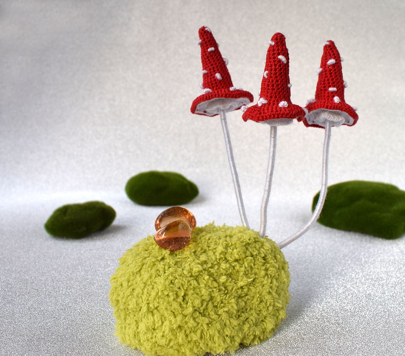 «Поляна мухоморов» – подставка для колец