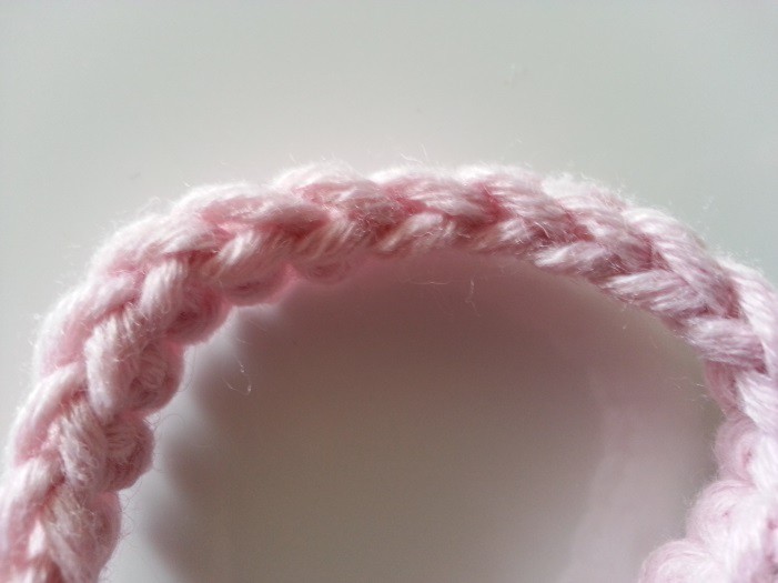 Blog-Inhaltsbild für 'Gehäkelte und gefilzte Armstulpen "Natalie"'