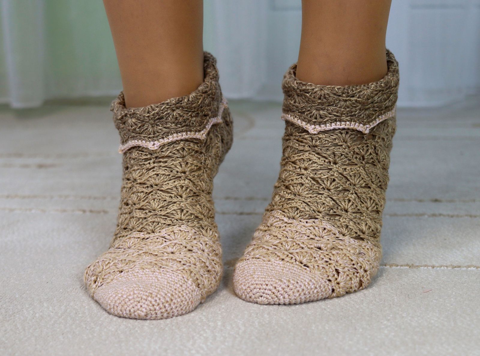 Blog-Inhaltsbild für 'Kostenlose Häkelanleitung Babyschuhe für Neugeborene!'