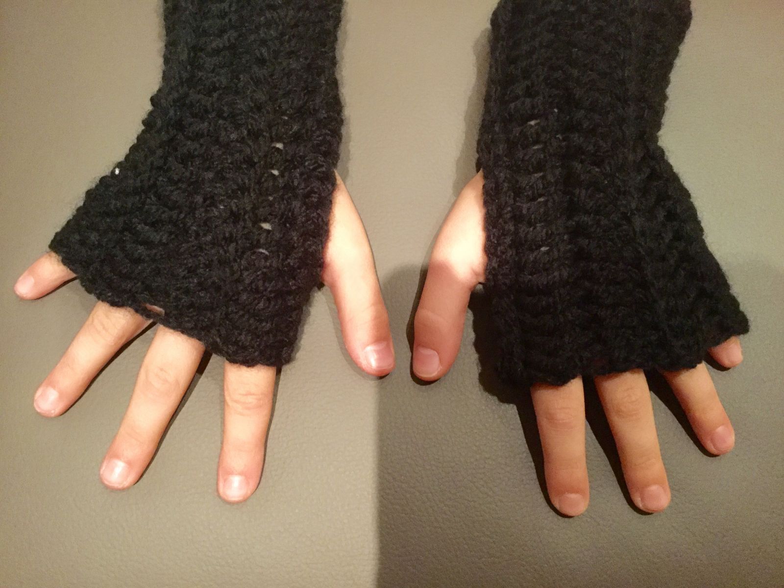 Ultraschnelle Handstulpen - kostenlose Häkelanleitung