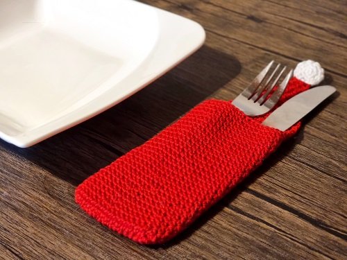 Blog-Inhaltsbild für 'Kostenlose Häkelanleitung Weihnachts-Bestecktasche'