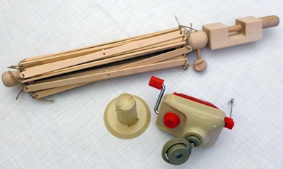 Wolle schnell und komfortabel wickeln - Schirmhaspel und Wollwickler im Einsatz