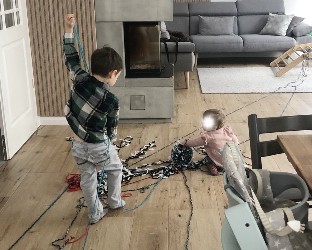 Blog-Inhaltsbild für 'Wollreste - Ideen und Anregungen + Gratis Häkelanleitung für ein Windlicht'