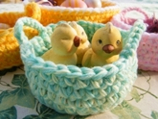 Kostenlose Häkelanleitung: Minikörbchen fix gehäkelt