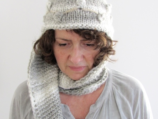 Stylischer Mützenschal für warme Ohren an kalten Tagen