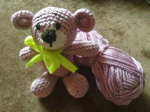 Kostenlose Häkelanleitung Amigurumi Timmy der Teddy