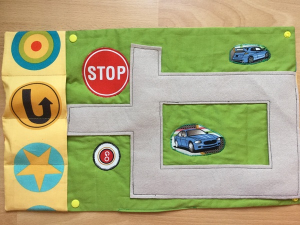 kostenlose Nähanleitung Spielzeuggarage für unterwegs