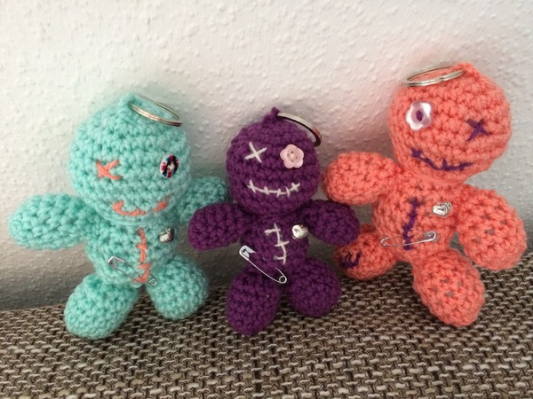 Kostenlose Häkelanleitung - Kleines Voodoo Püppchen