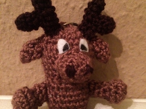 Kostenlose Häkelanleitung - Kleiner Elch - Schlüsselanhänger - Taschenbaumler