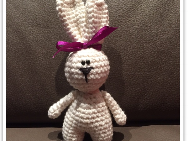 Kostenlose Häkelanleitung Häschen Hedy anfängerfreundlich