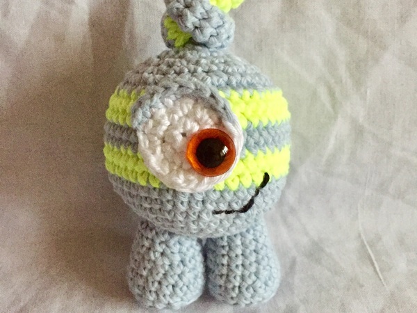 kostenlose Häkelanleitung Alien Arthur anfängerfreundlich