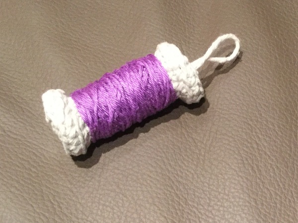 kostenlose Häkelanleitung „Taschenbaumler Garnrollen“