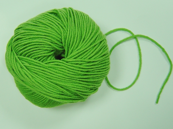 Anfangsfadenlänge beim Anschlagen von Maschen mit dem Kreuzanschlag (beim Stricken)