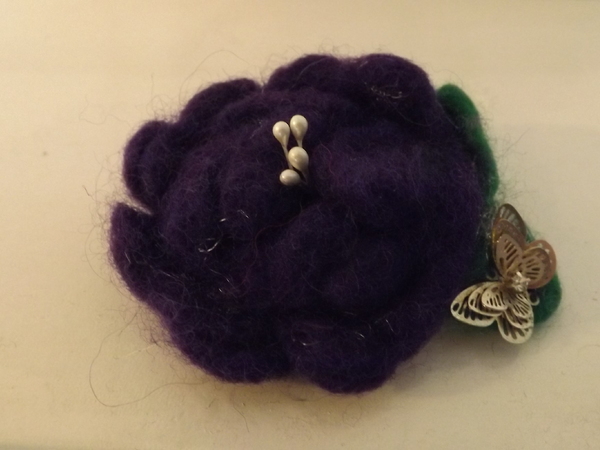 Beautiful needle fleting rosé brooch