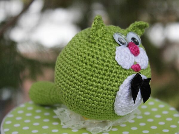 Kostenlose Häkelanleitung für Katze-Rassel