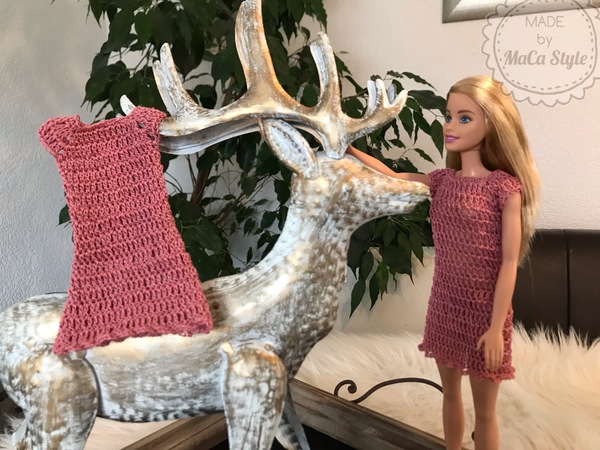 einfaches Cocktailkleid für Spielpuppe