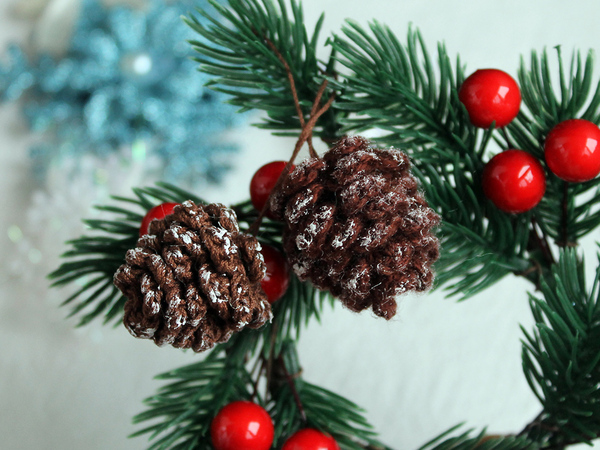 Pine cone bauble