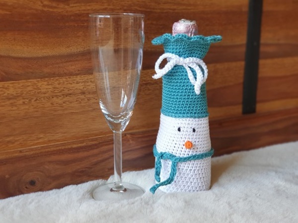 Kostenlose Häkelanleitung Mini Sektflaschenanzug