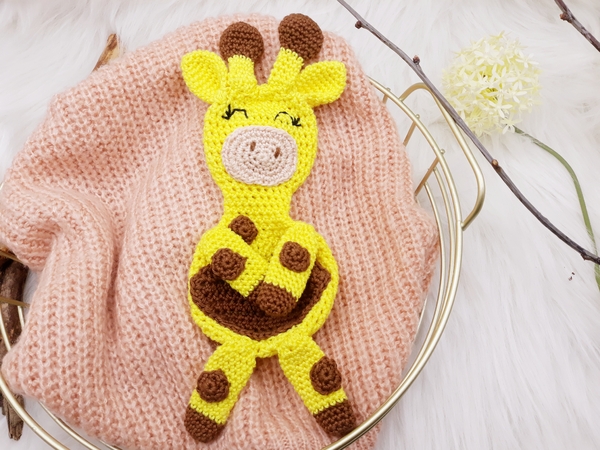 Mini- Schmusetuch Giraffe Gerta, kostenlose Häkelanleitung