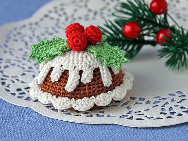 Crocheted Christmas Cake