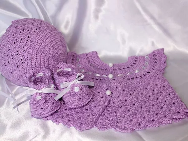 Kostenlose Häkelanleitung für Muscheln Babyjacke