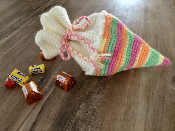 Zuckertüte zum Schulanfang häkeln